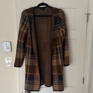 Cozy Plaid Open-Front Cardigan in Brown and Black